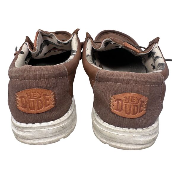 hey dude wally fish lure tobacco brown 40624-2DM_WALLYBATIK_BROWN_LEFTTOP.jpg?v=1731694348&width=1946 color or application due to different manufacturing methods used.Due to the resolution of your mobile and computer screens Shoes Mens Hey Dude Wally